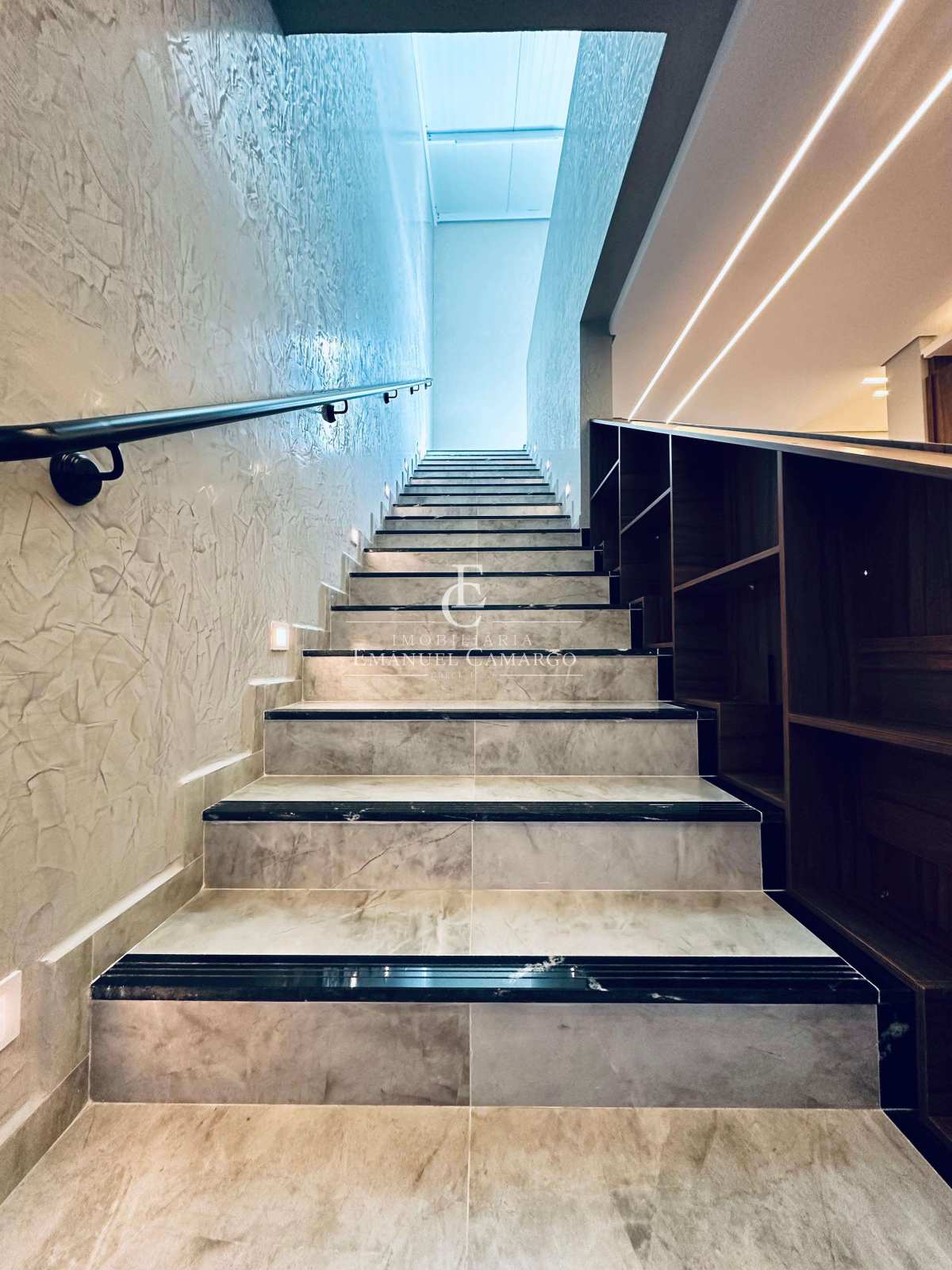 Apartamento à venda em Piraquara, Centro, com 3 quartos, 287,25m² - Emanuel Camargo - Há mais de 20 anos no Mercado Imobiliário CNPJ 55.103.630/0001-83