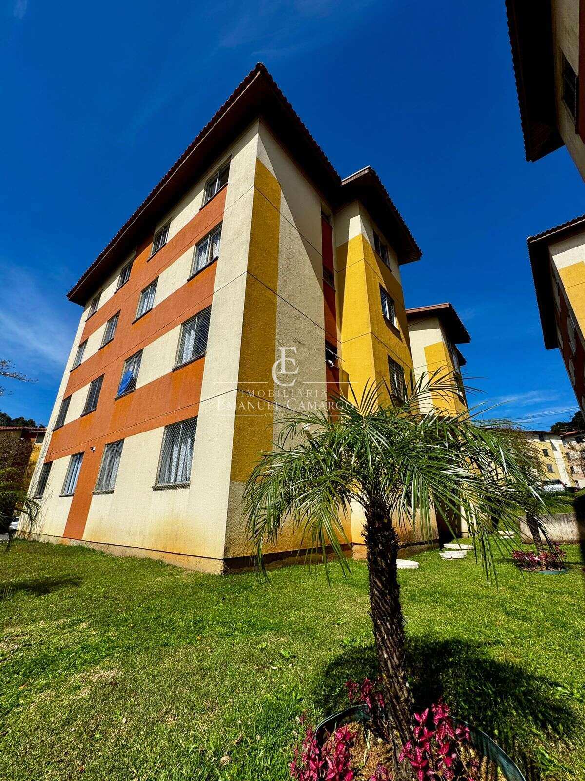 Apartamento à venda em São José dos Pinhais, Santo Antônio, com 2 quartos, 45m² - Emanuel Camargo - Há mais de 20 anos no Mercado Imobiliário CNPJ 55.103.630/0001-83