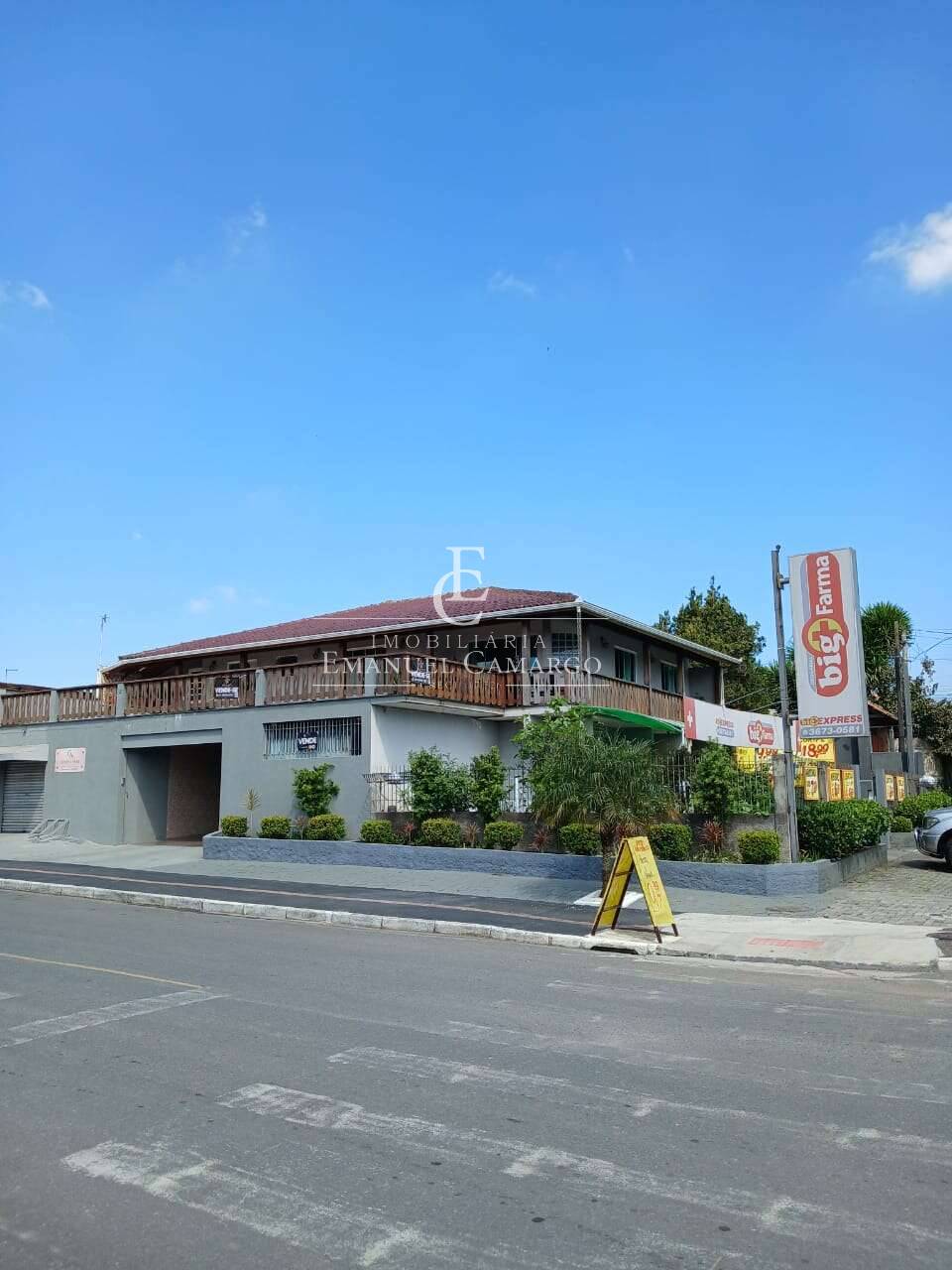 Casa à venda, com 3 quartos, 294m² - Emanuel Camargo - Há mais de 20 anos no Mercado Imobiliário CNPJ 55.103.630/0001-83