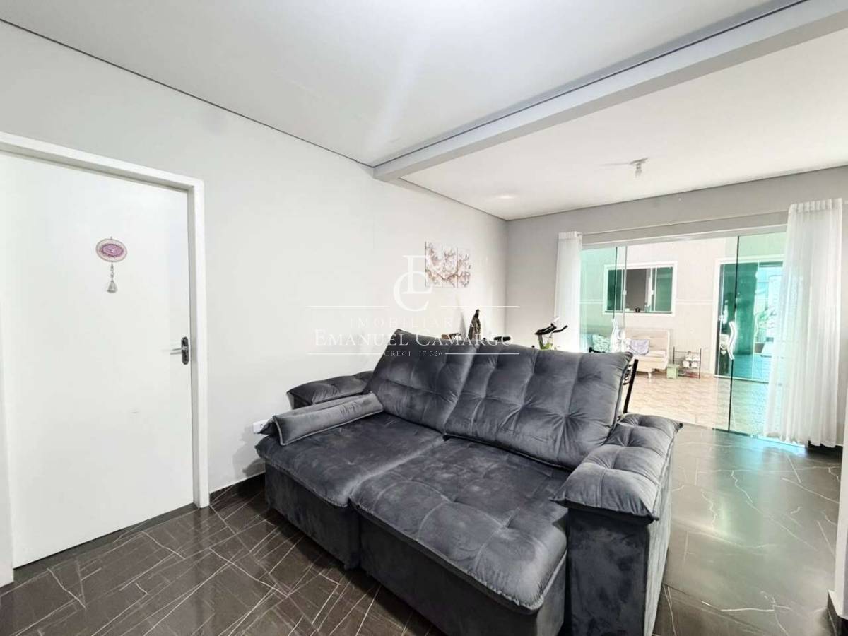 Casa à venda em Piraquara, Araçatuba - Emanuel Camargo - Há mais de 20 anos no Mercado Imobiliário CNPJ 55.103.630/0001-83