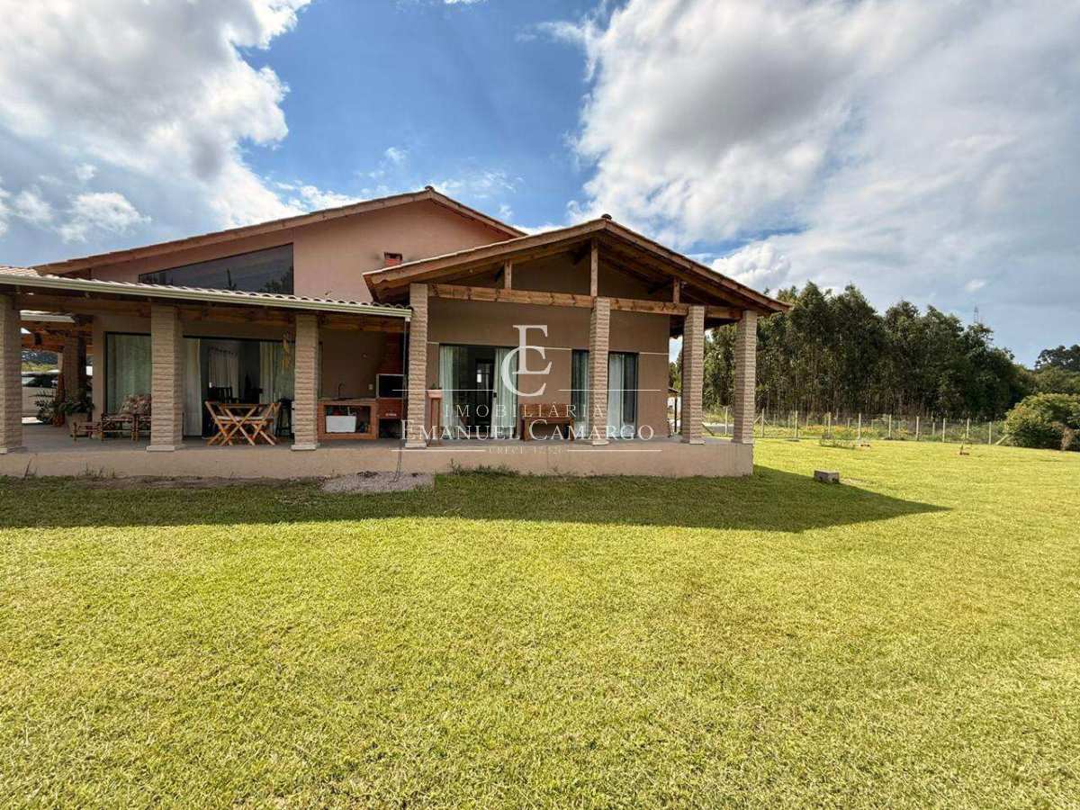 Casa à venda em Piraquara, Chácara Águas Claras, com 3 quartos, 172m² - Emanuel Camargo - Há mais de 20 anos no Mercado Imobiliário CNPJ 55.103.630/0001-83