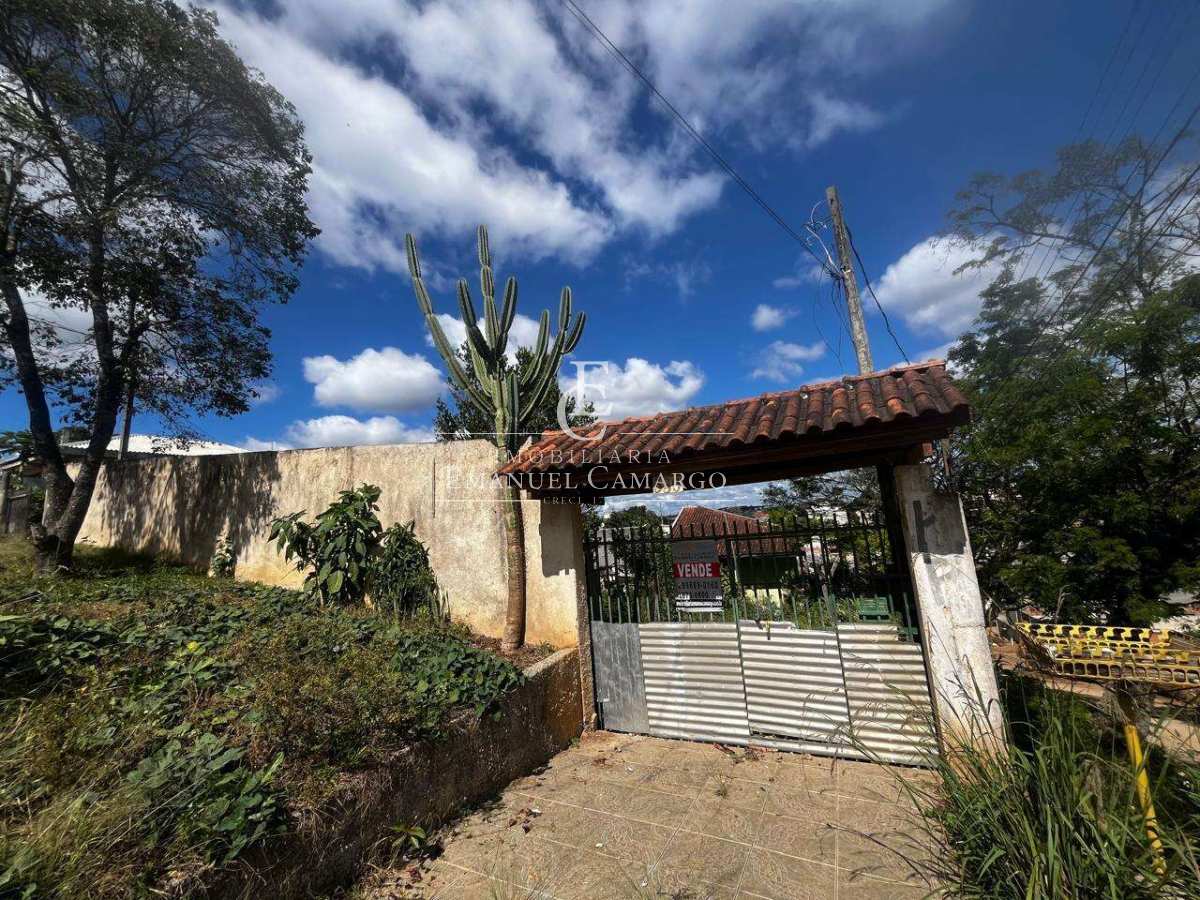 Casa à venda em Colombo, São Dimas, com 4 quartos, 120m²