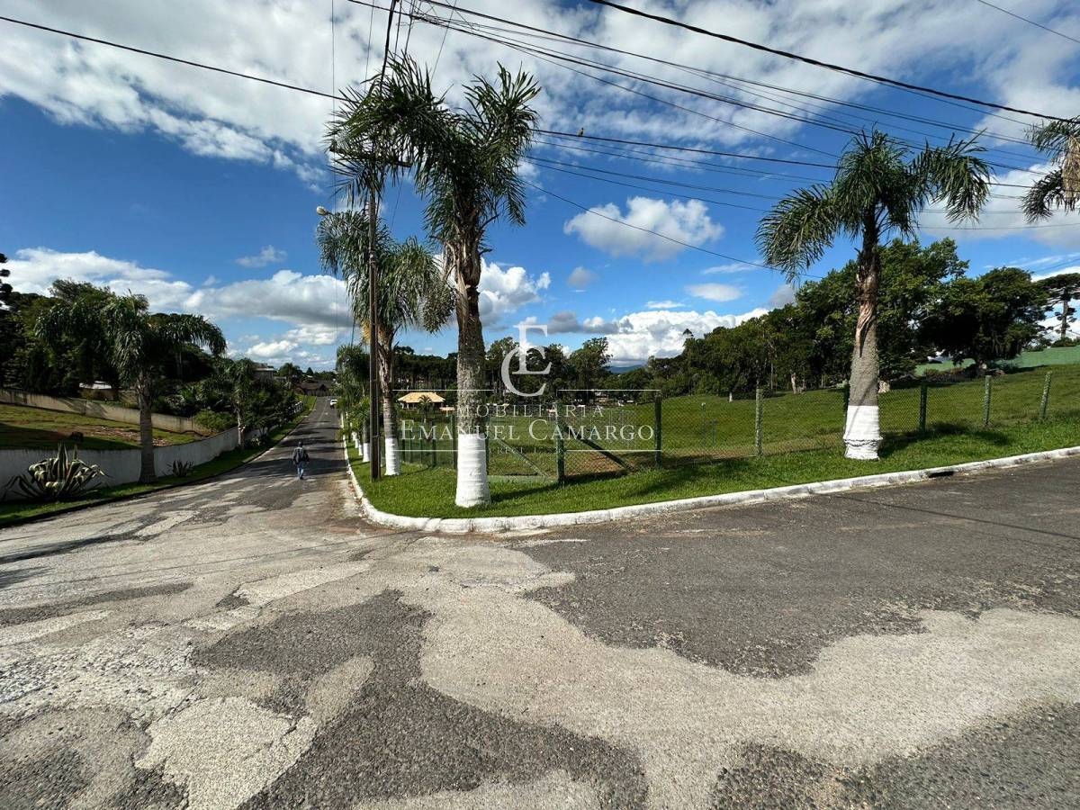 Casa com 4 quartos, 398m², à venda