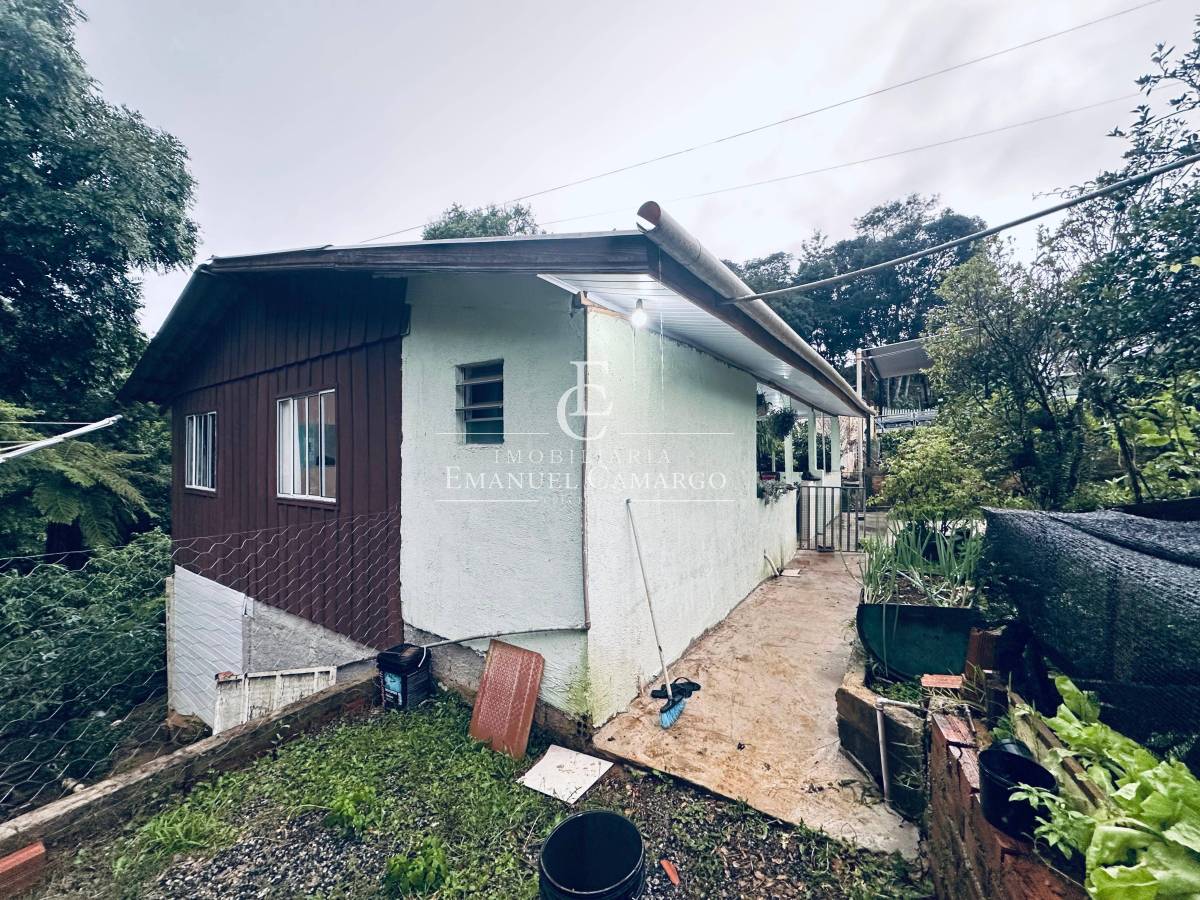 Chácara à venda em Piraquara, Vila Santa Helena 3, com 2 quartos, 1920m² - Emanuel Camargo - Há mais de 20 anos no Mercado Imobiliário CNPJ 55.103.630/0001-83