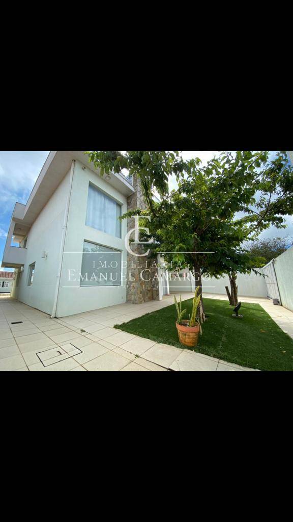 Sobrado à venda, com 3 quartos