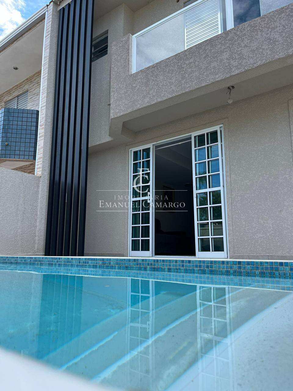 Sobrado à venda em Pontal do Paraná, com 3 quartos, 84m² - Emanuel Camargo - Há mais de 20 anos no Mercado Imobiliário CNPJ 55.103.630/0001-83