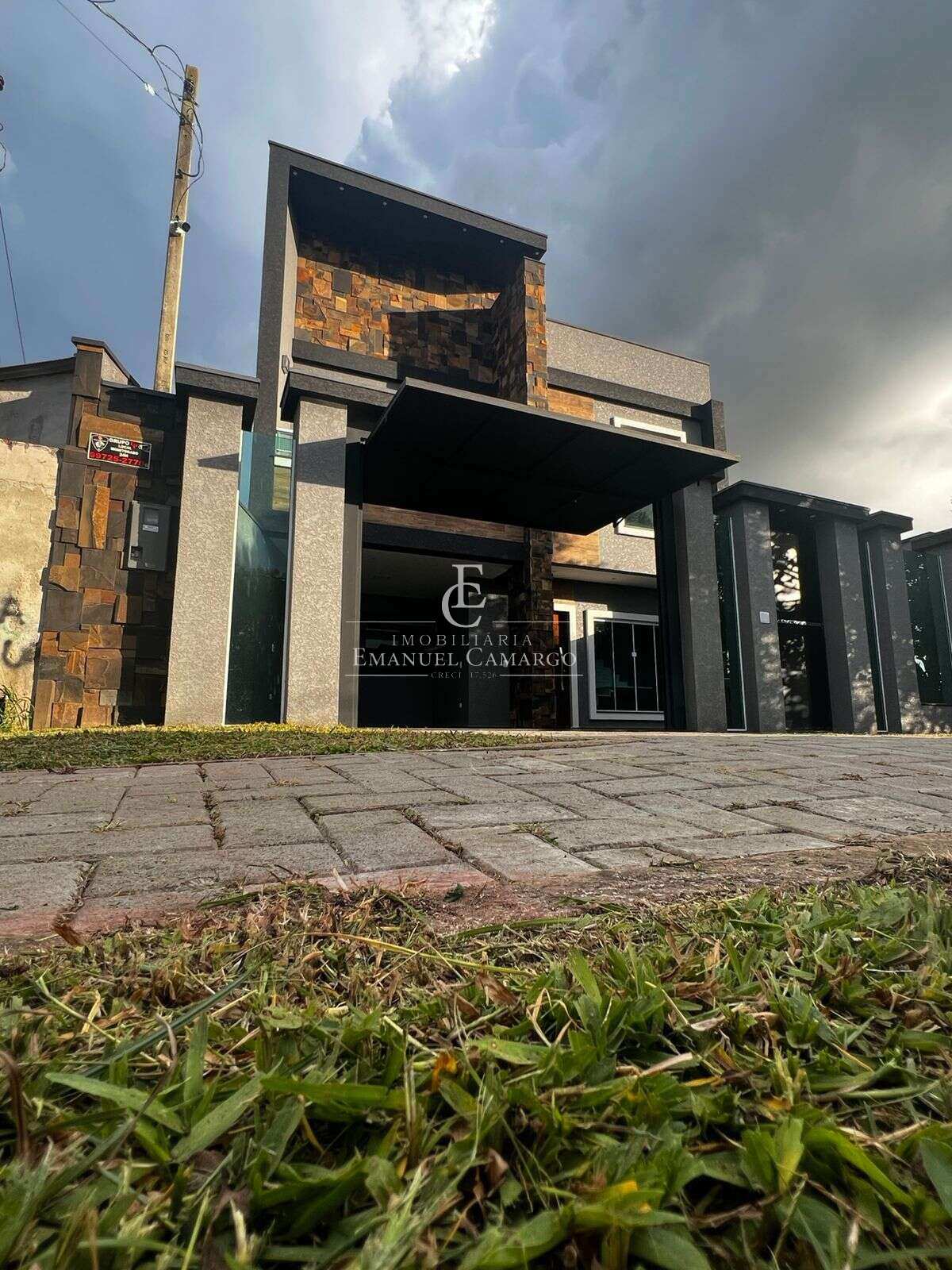 Sobrado à venda em São José dos Pinhais, Guatupê, com 2 quartos, 110m² - Emanuel Camargo - Há mais de 20 anos no Mercado Imobiliário CNPJ 55.103.630/0001-83