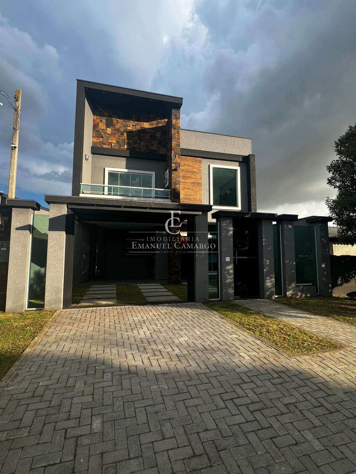 Sobrado à venda em São José dos Pinhais, Guatupê, com 2 quartos, 110m²