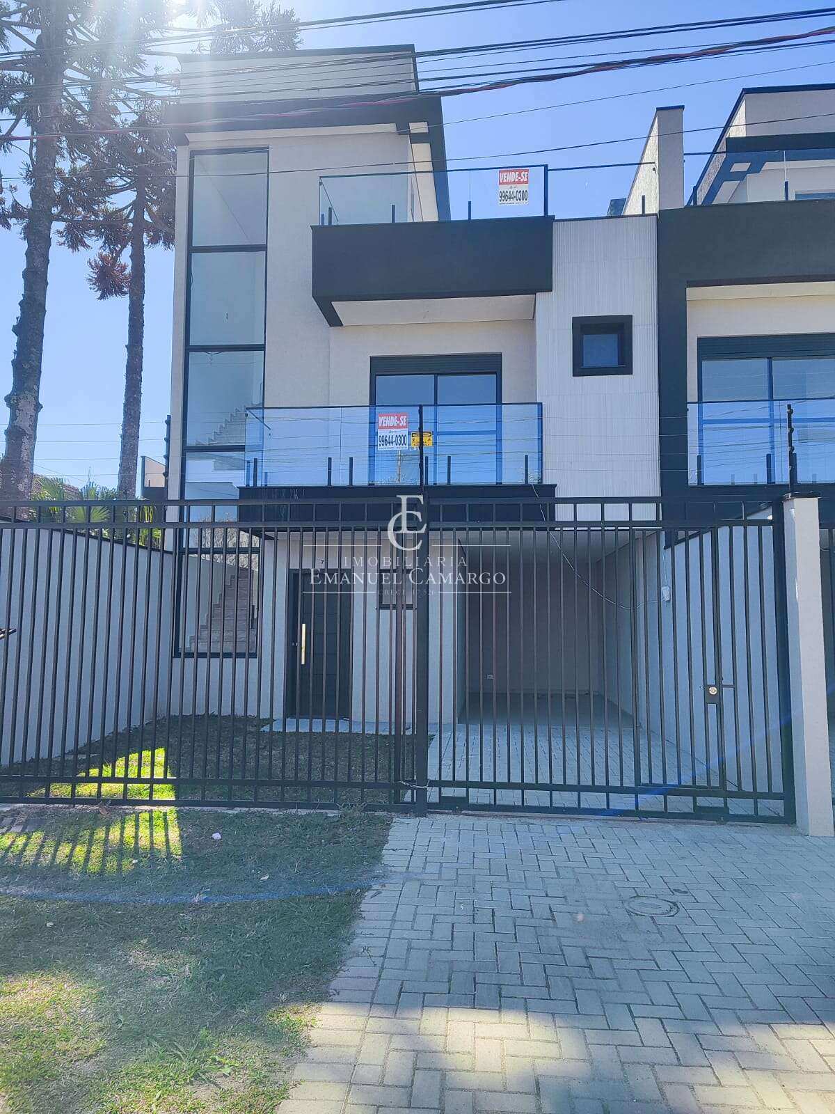 Triplex à venda em Curitiba, Tarumã, com 3 quartos, 155m² - Emanuel Camargo - Há mais de 20 anos no Mercado Imobiliário CNPJ 55.103.630/0001-83