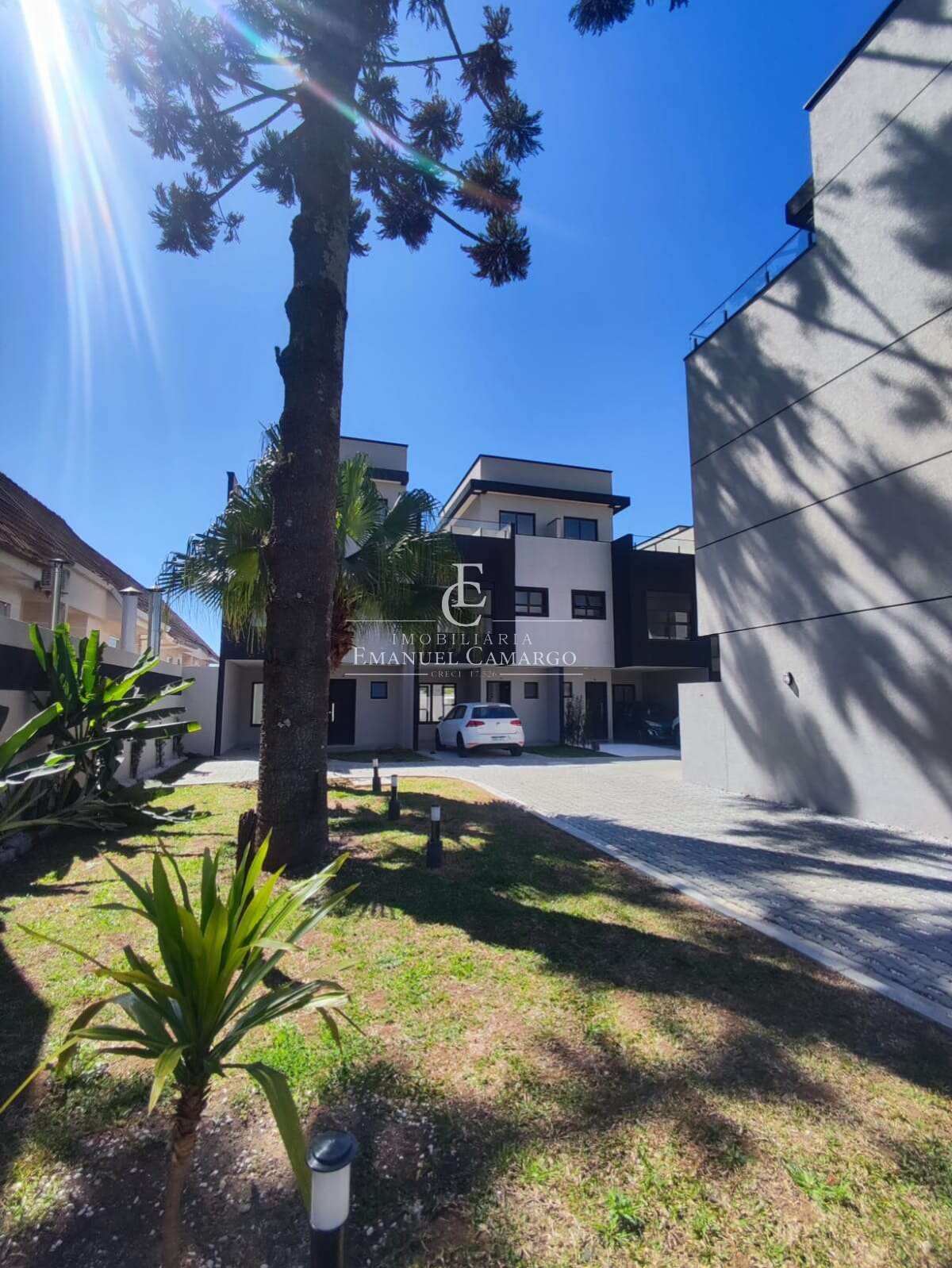 Triplex à venda em Curitiba, Tarumã, com 3 quartos