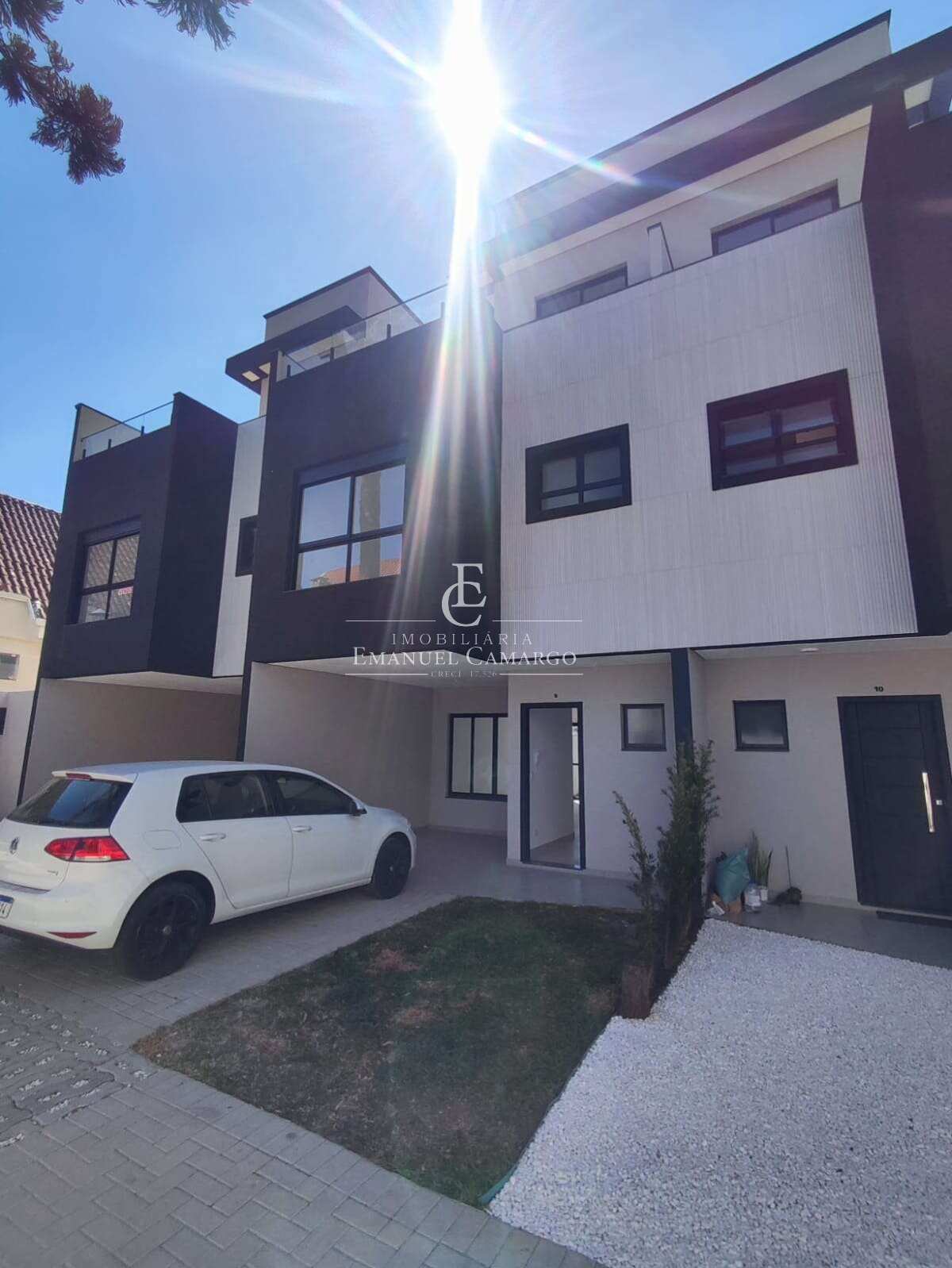Triplex à venda em Curitiba, Tarumã, com 3 quartos - Emanuel Camargo - Há mais de 20 anos no Mercado Imobiliário CNPJ 55.103.630/0001-83